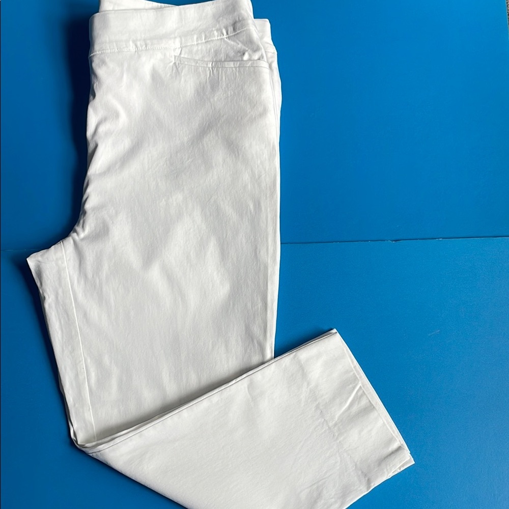 Chico’s White  ankle Pants 3
